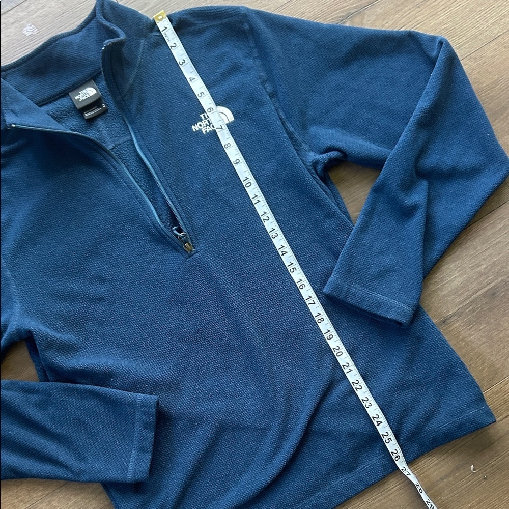 The North Face Men's Navy Quarter-Zip Fleece ! Medium - Picture 2 of 4